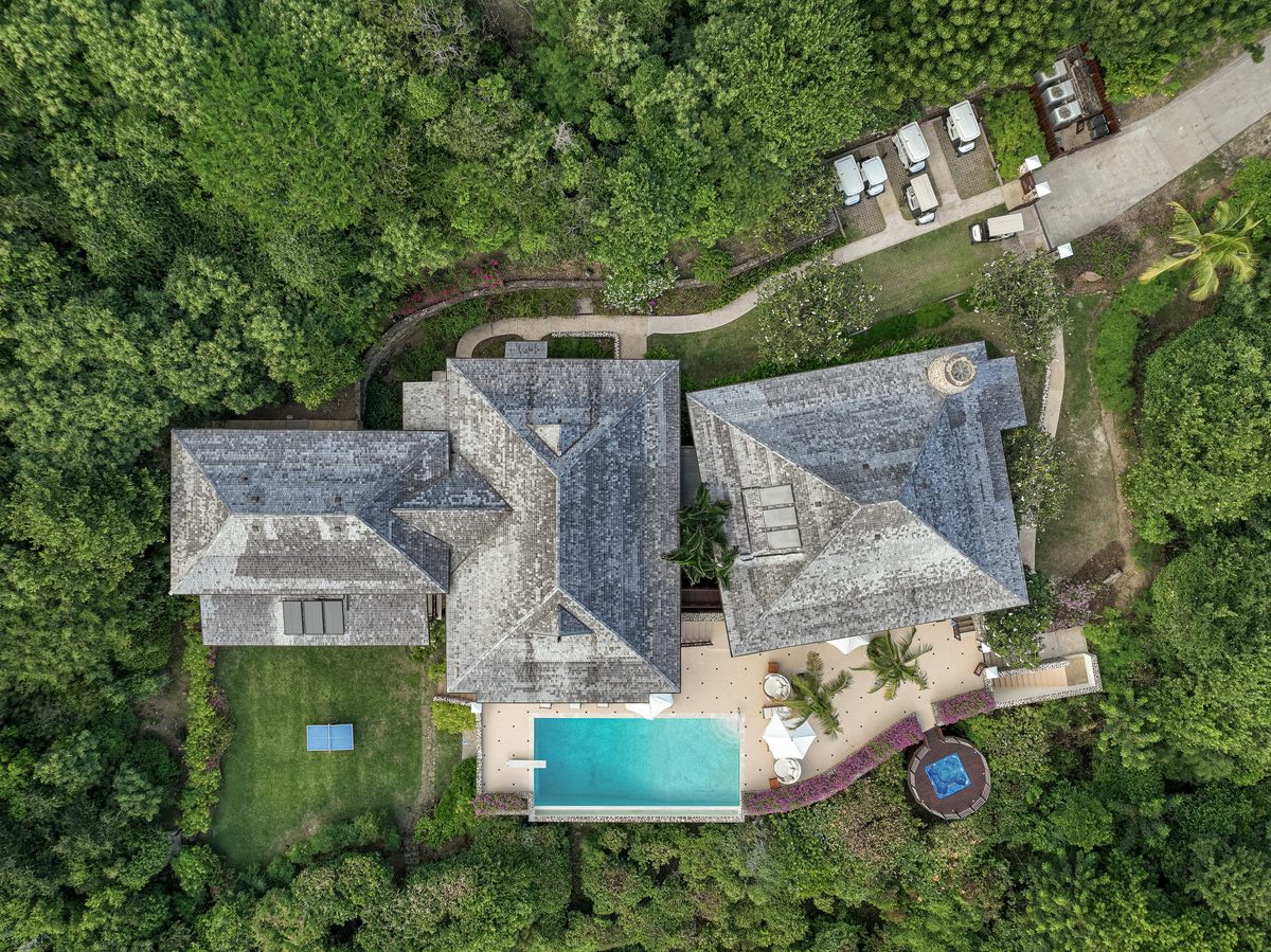 Big Blue Ocean, from the air, the villa and the pool
