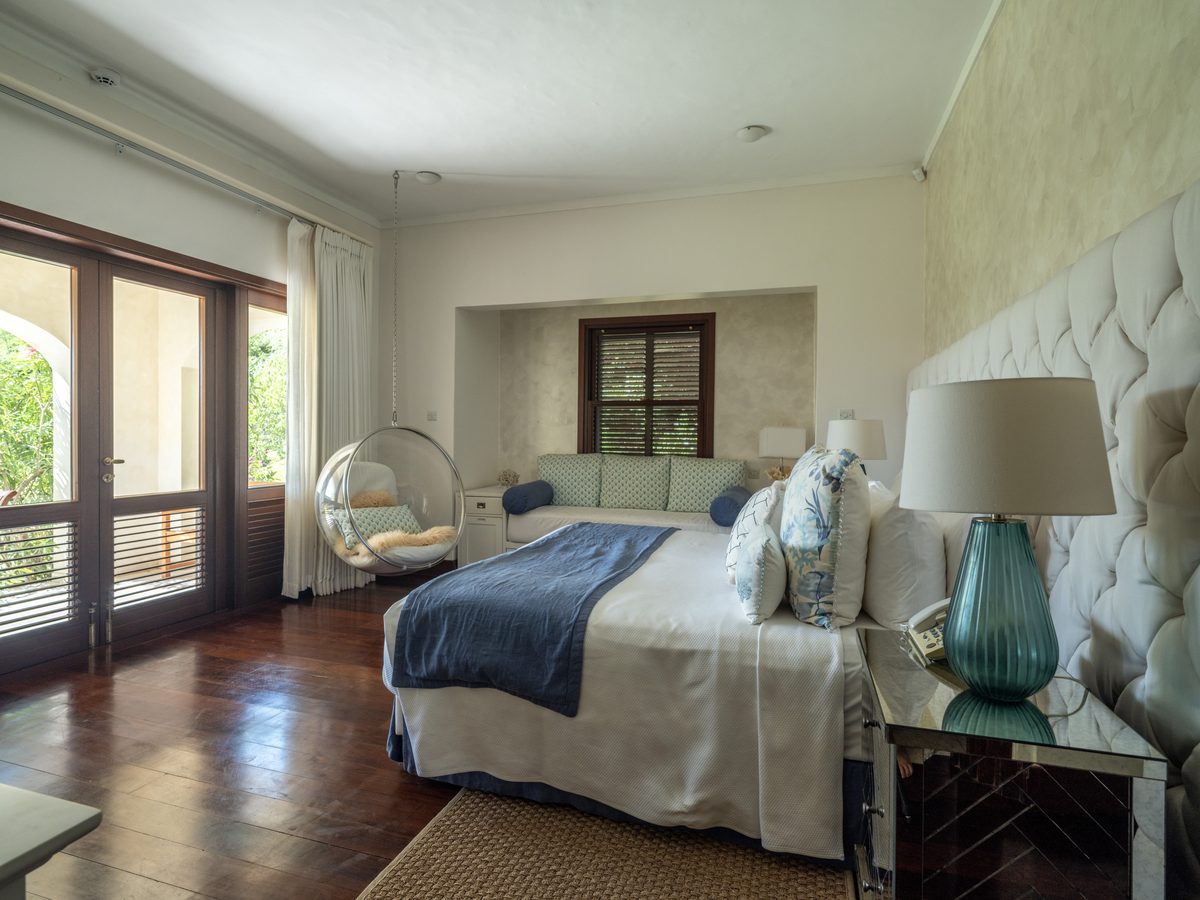 Big Blue Ocean, a bedroom