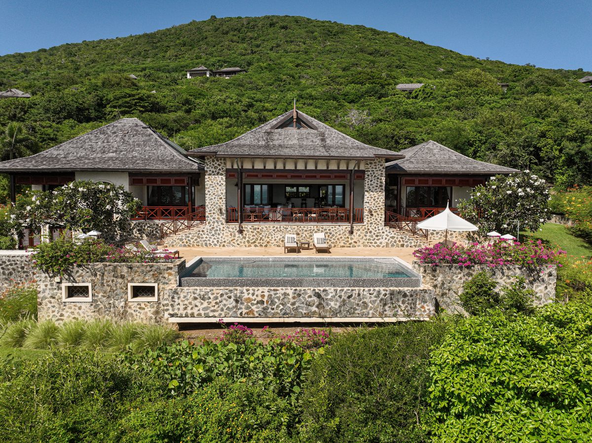 Beach House, the villa and its pool