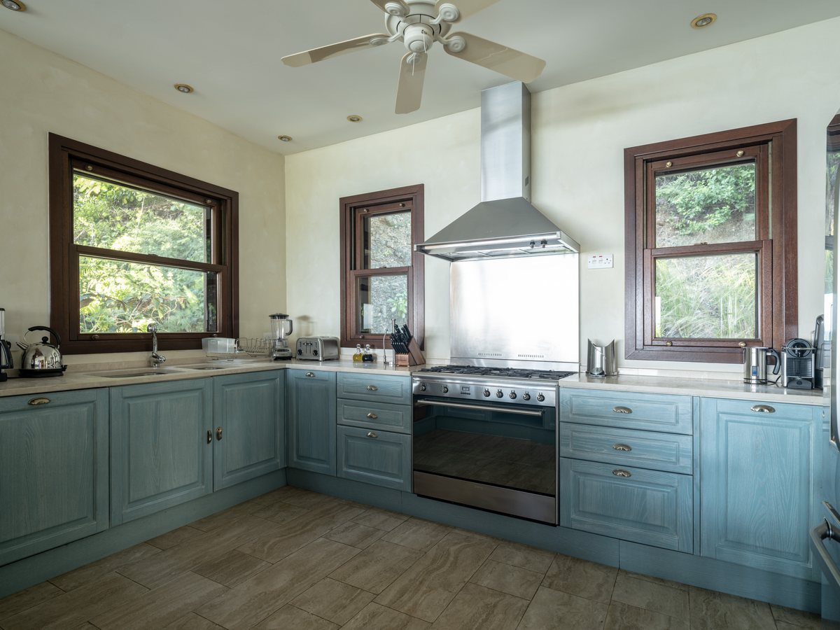 Little Blue Ocean, the kitchen