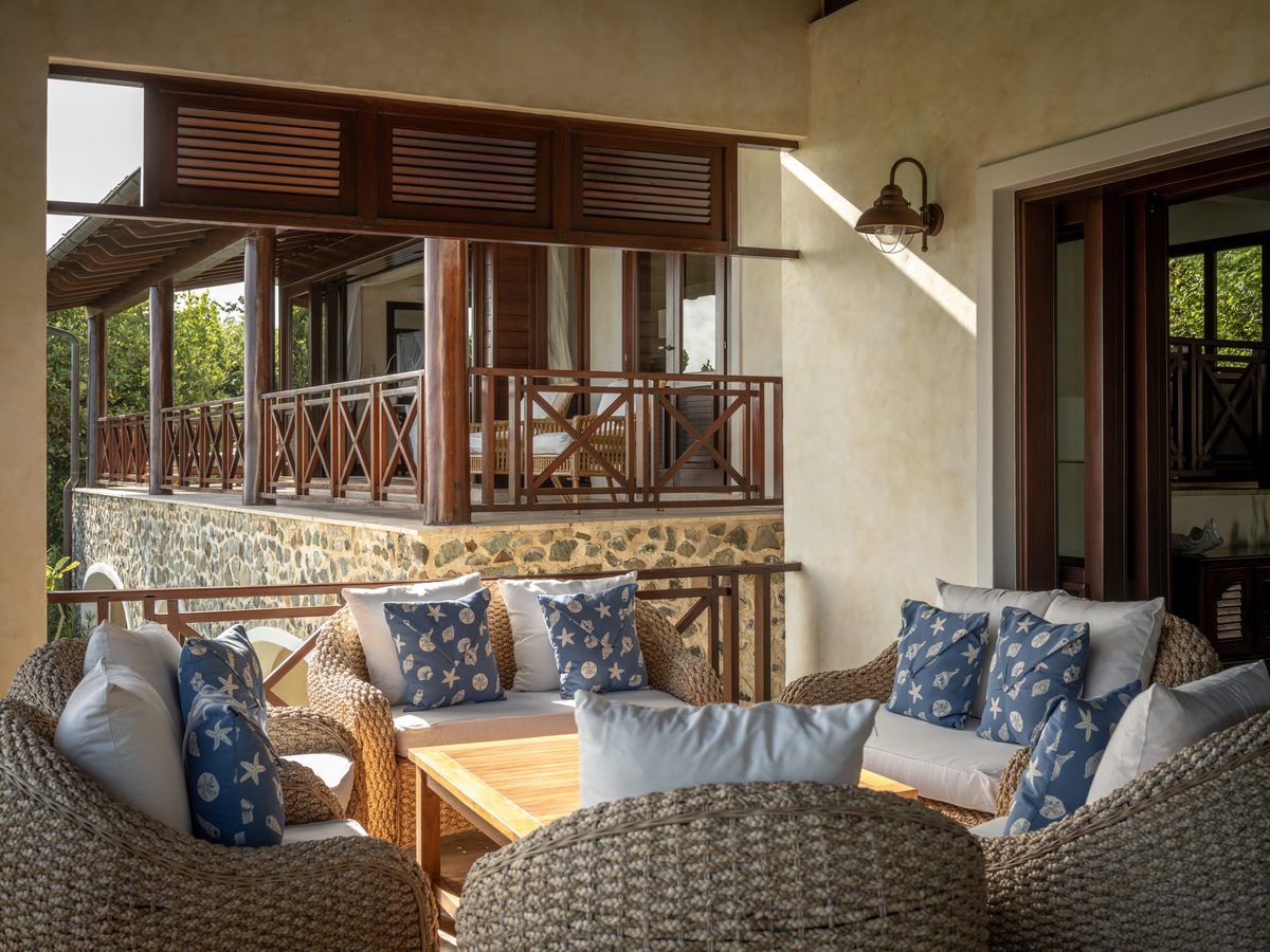 Little Blue Ocean, the veranda sitting area