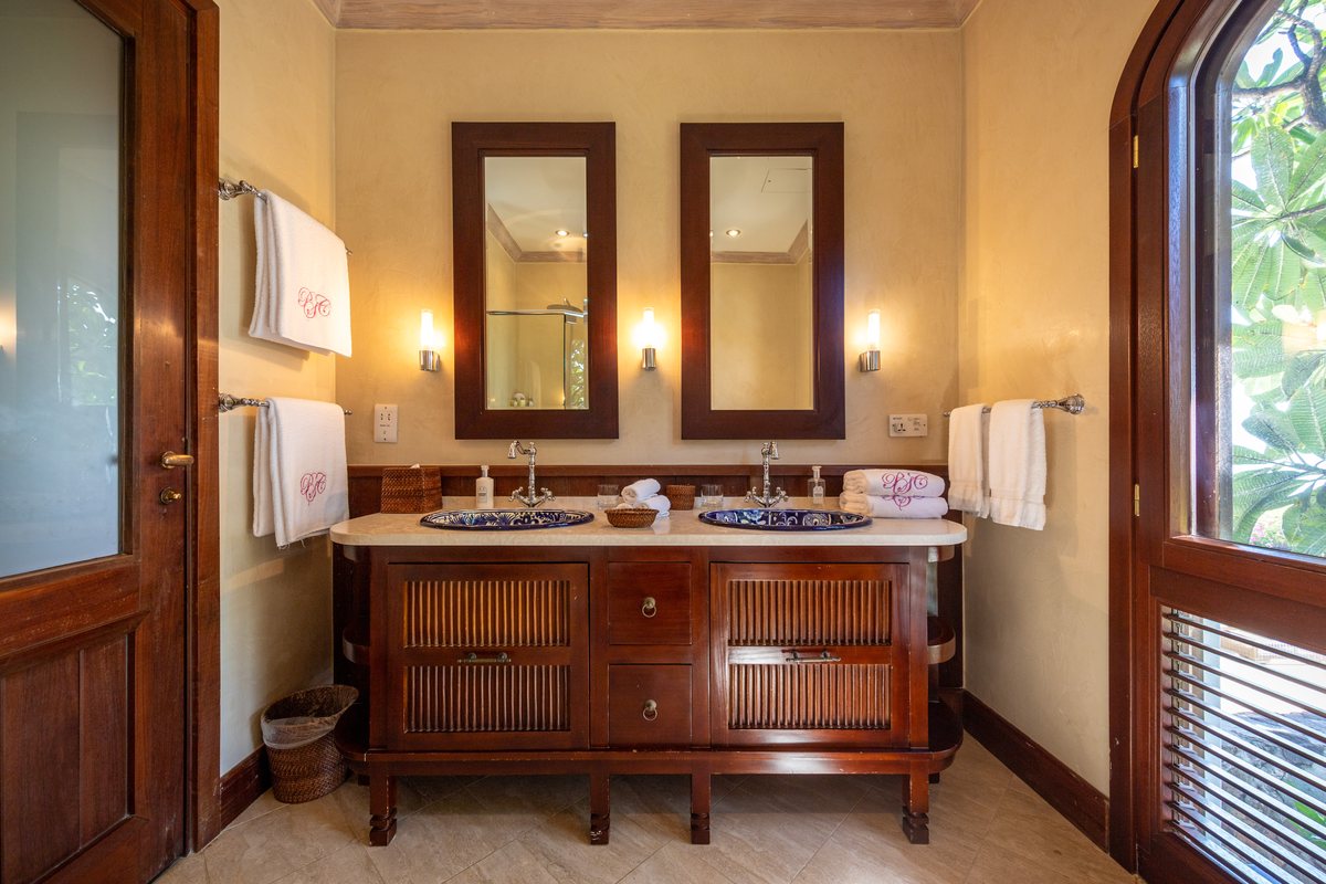 Maison Tranquille, a bathroom