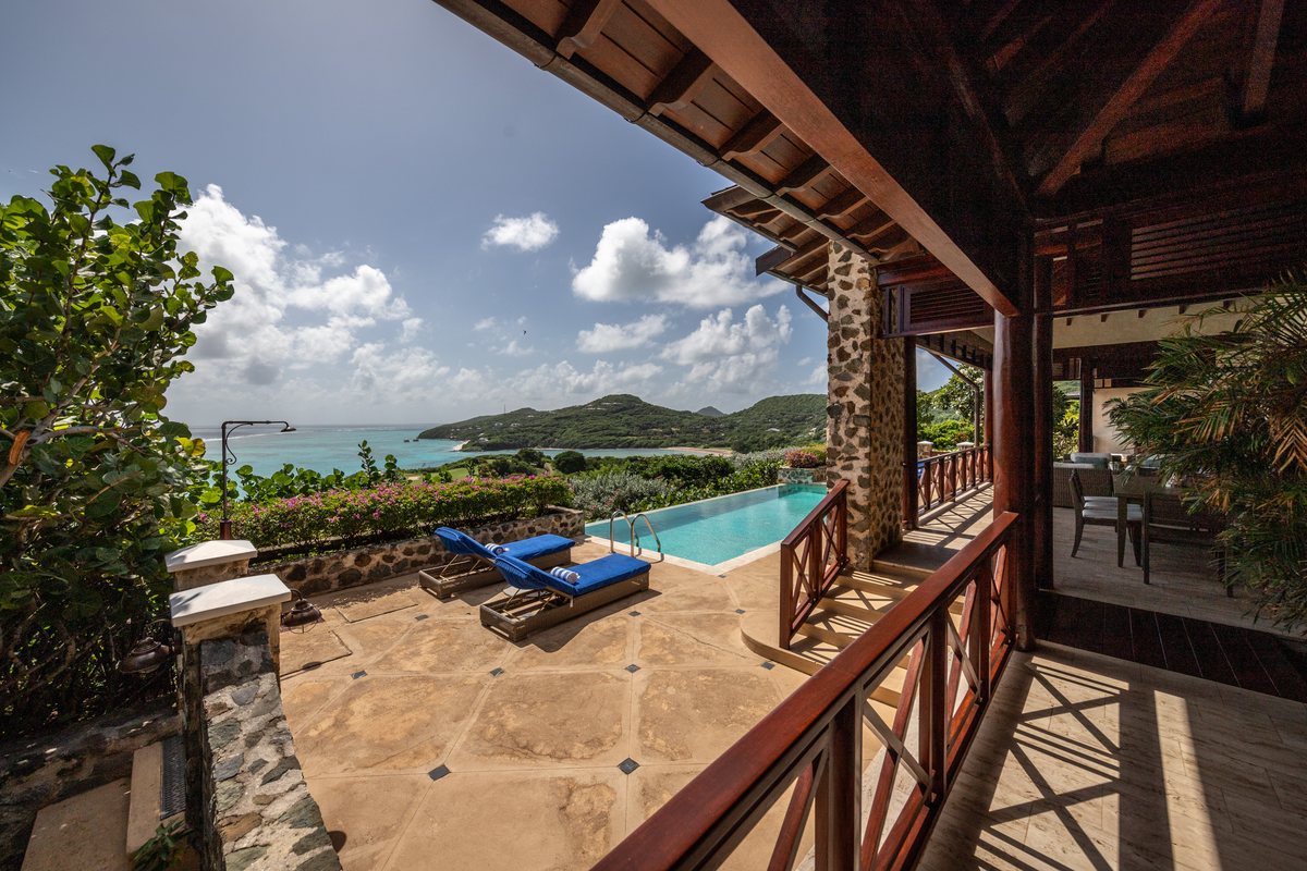 Maison Tranquille, the terrace and the pool