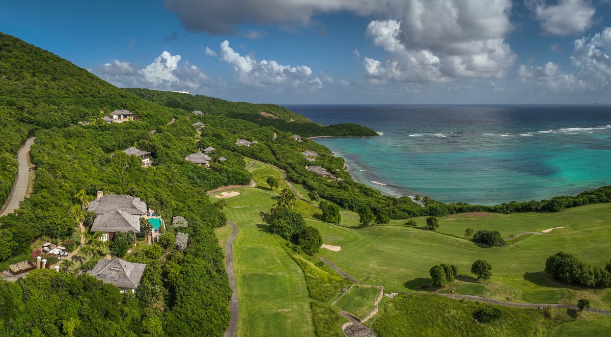 Maison Tranquille, from the air, the course and the sea