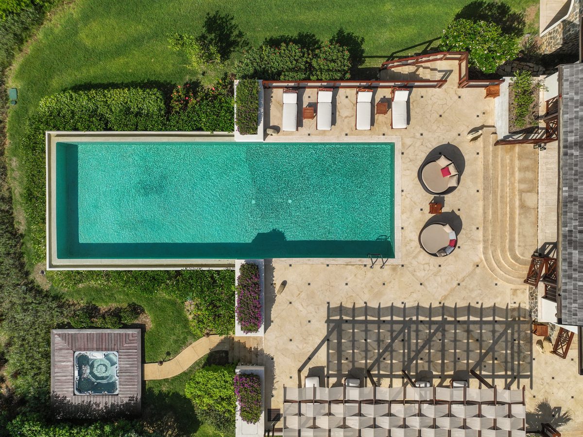 Silver Turtle, the pool terrace from directly above