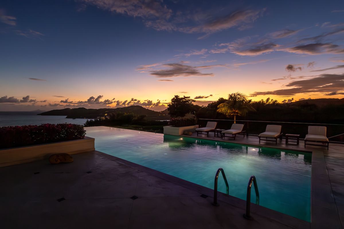 Silver Turtle, the pool at dusk