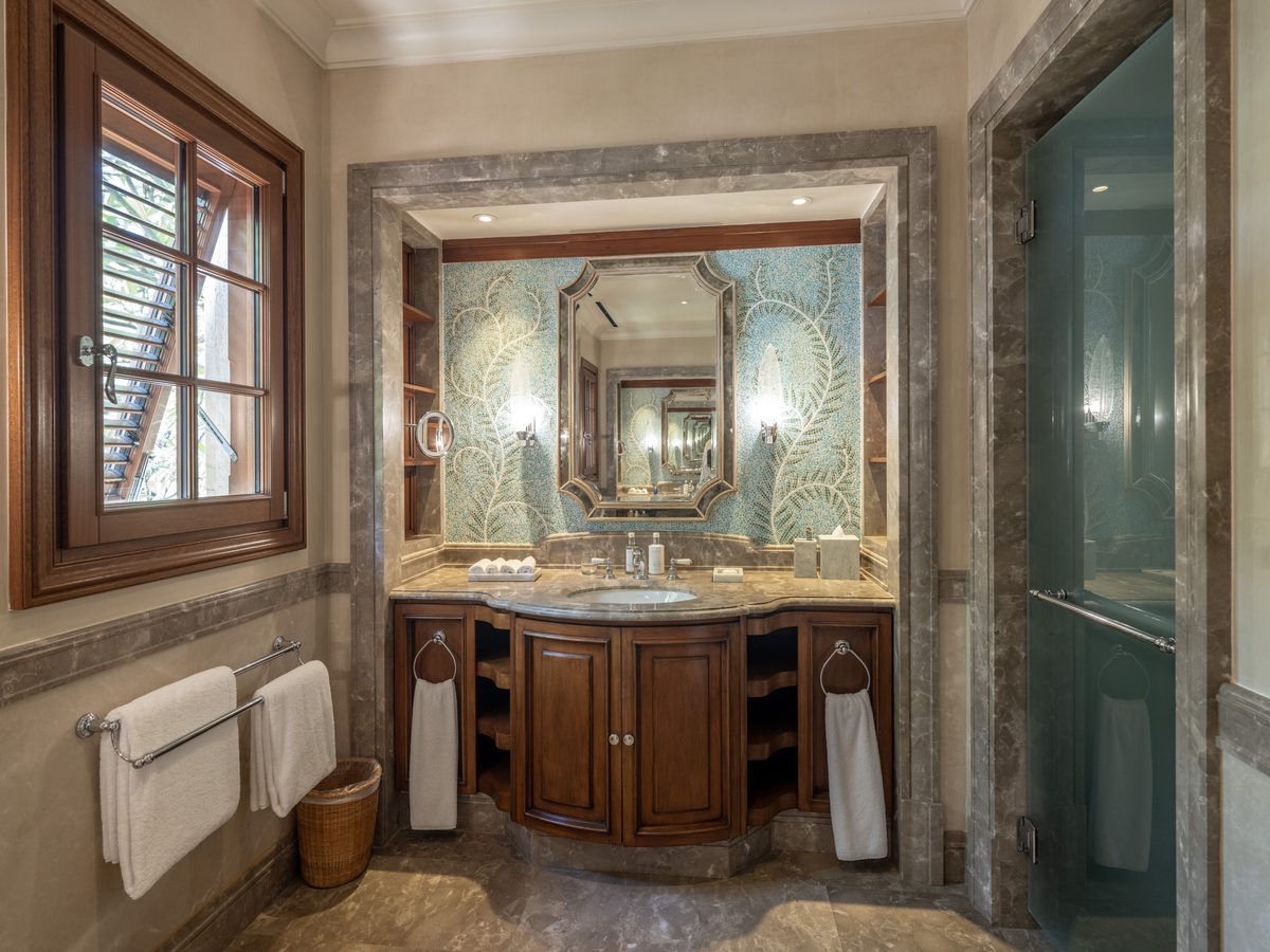Turtle Creek, a bathroom