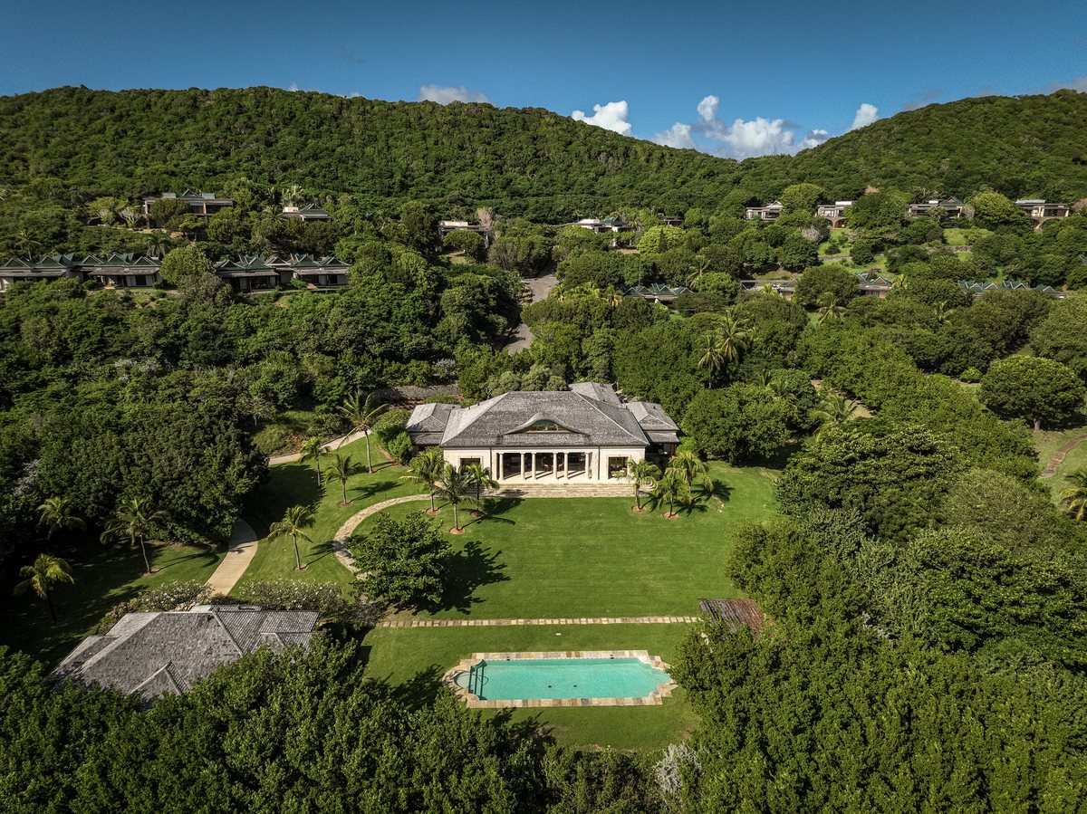 Turtle Creek, from the air, the lawn and pool