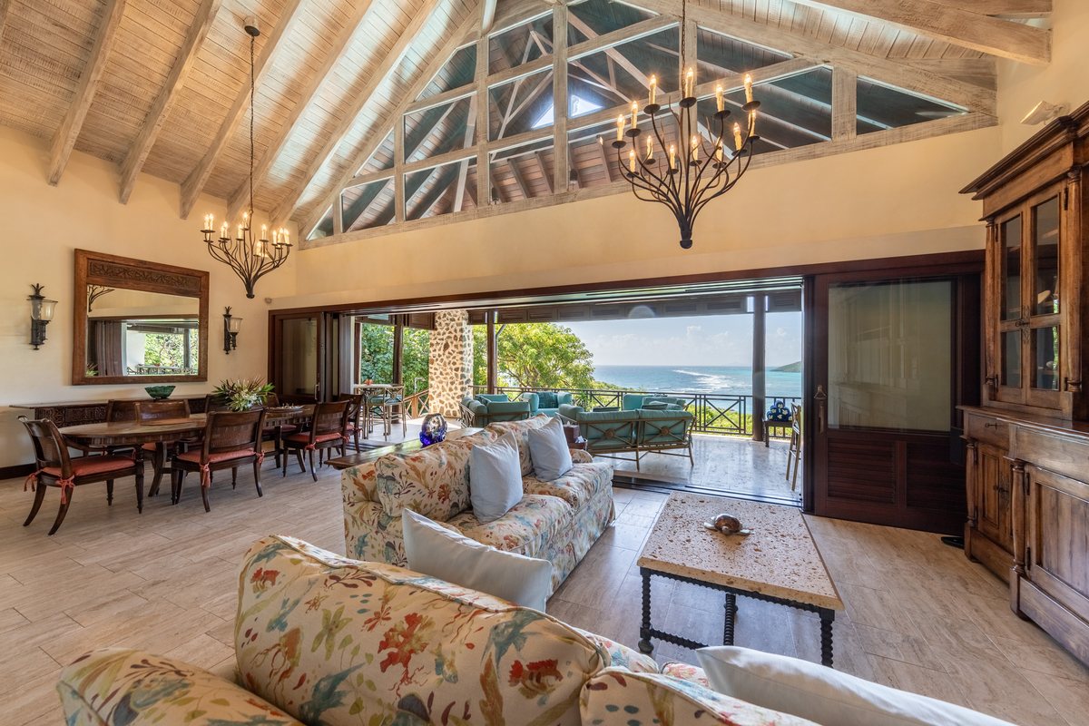 Villa Ritz, the living and dining room